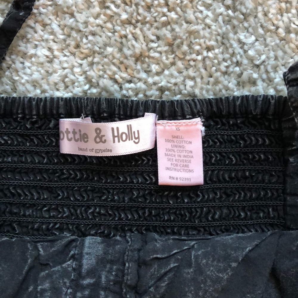 *SOLD* Black Crop Top - Picture 4 of 5